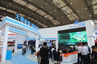 咸陽絲博會上的“黑科技”盛宴 86寸顯示器、5K電競游戲機與數字技術服務的驚艷亮相